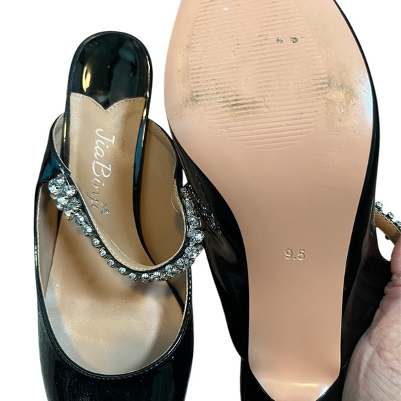 Elegant Black Women's‎ Heels with Rhinestone Strap - Picture 4 of 5